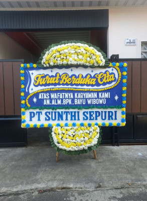 Papan Bunga Duka di Pulau Laut Kepulauan