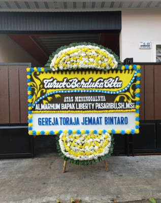 Papan Bunga Duka di Pulau Laut Kepulauan