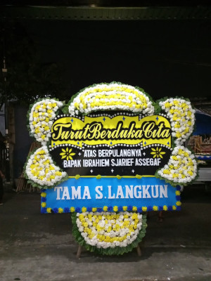 Papan Bunga Duka di Pulau Laut Kepulauan